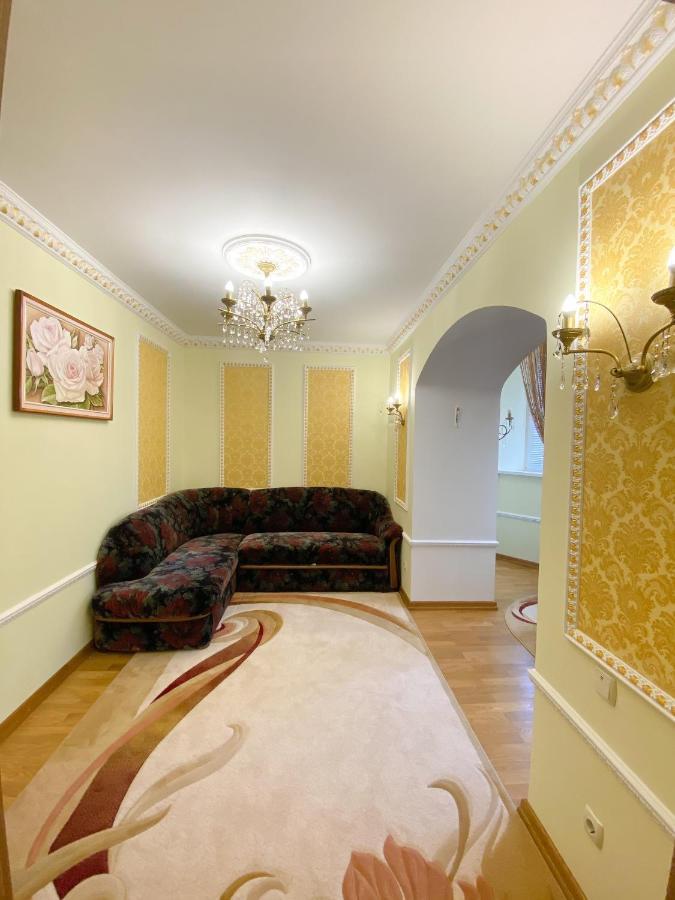 Петрос Family Hotel Яремча Экстерьер фото
