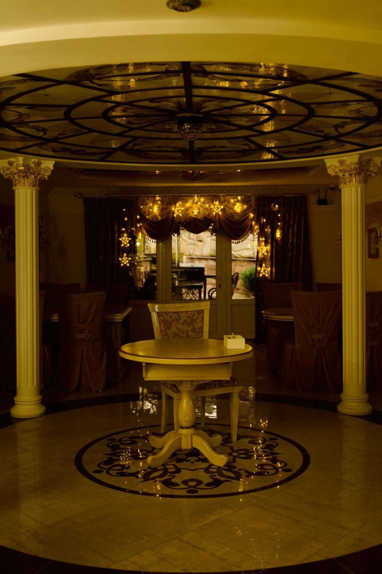 Петрос Family Hotel Яремча Экстерьер фото